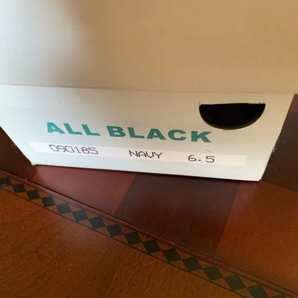 ALL BLACK ANTHROPOLOGIE EMBROIDERED FLATS -SIZE 6.5 - Picture 3 of 4